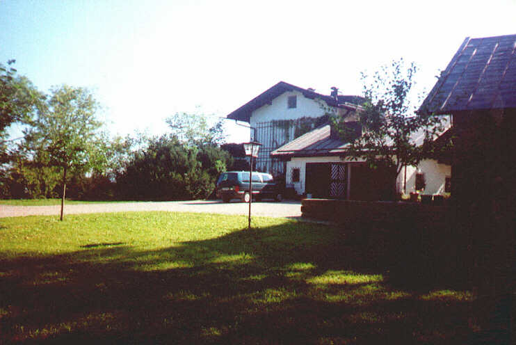 Das Hans-Albers-Haus von östlicher Seite (Spätsommer 2000)