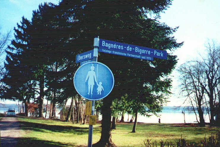 Der Ebersweg führt vom Bagnères-de-Bigorre-Park beim Midgard-Haus zum Hans-Albers-Haus nach Garatshausen