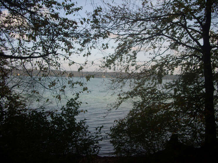 Blick vom Seeuferweg auf den Starnberger See (Oktober 2014)