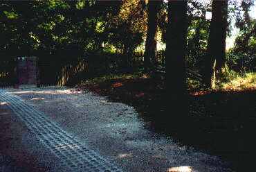 Kurz vor dem Innentor kreuzt der Stichweg (Juli 2001)