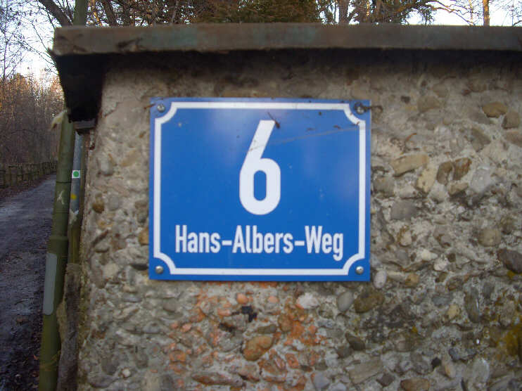 Die neue Adresse der Hans-Albers-Villa: Hans-Albers-Weg 6 (Dezember 2012)