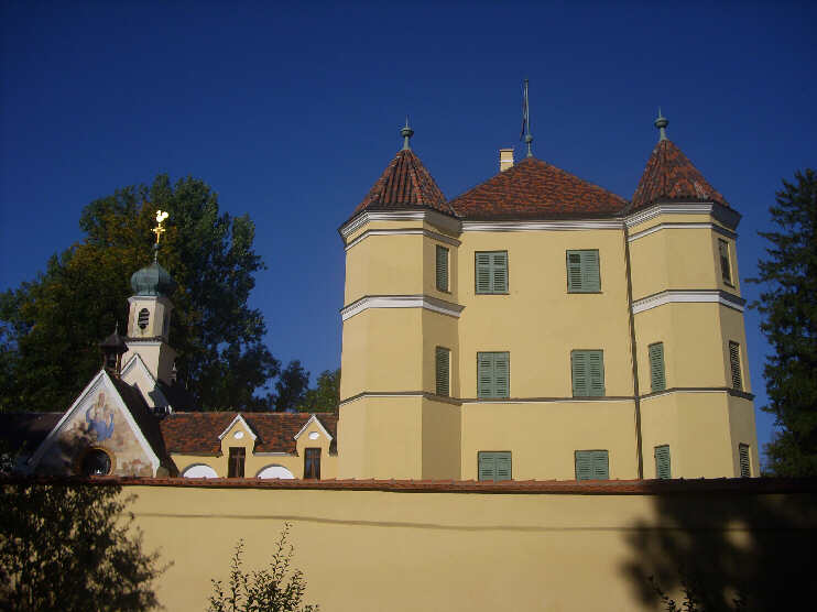 Altes Schloß mit Kapelle (September 2013)