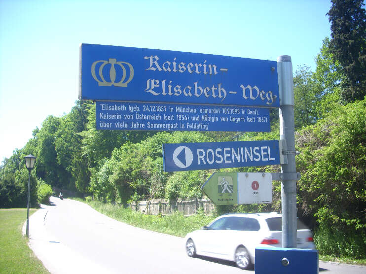Wegweiser Kaiserin-Elisabeth-Weg unweit des Golfhotels »Kaiserin Elisabeth« (Mai 2017)