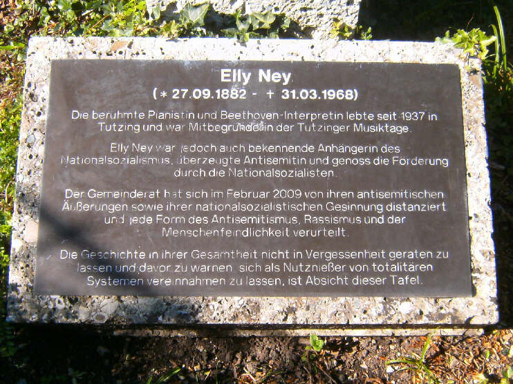 Tafel am Elly-Ney-Denkmal (September 2016)