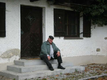 Hans Albers II  an der Eingangstüre (Seeseite) der Villa seines Onkels (November 2012)
