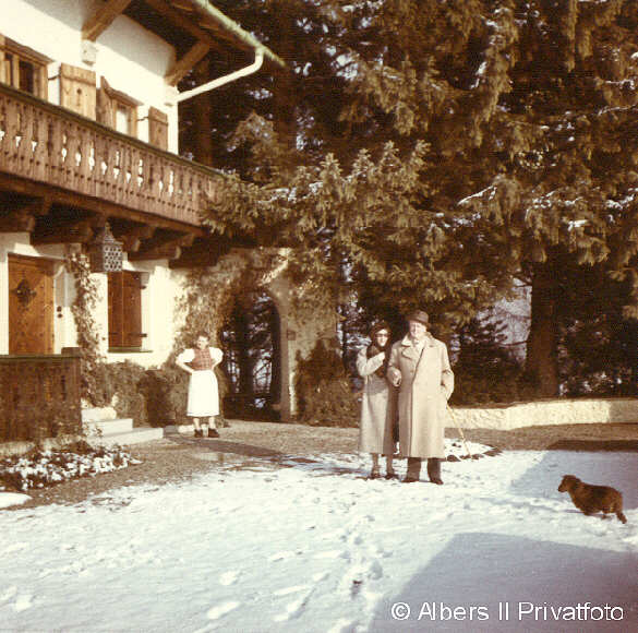 Das Hans-Albers-Haus im Winter 1954. Das Bild stelle freundlicherweise Hans Albers II zur Verfügung.