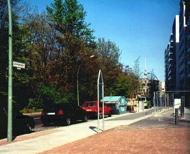Die heutige Lennéstraße in Berlin (April 2005)